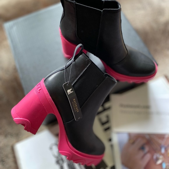 Sorel Brex Heel Chelsea Bootie - Picture 6 of 14